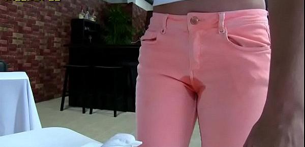  Girls need to pee wetting panties and jeans 7